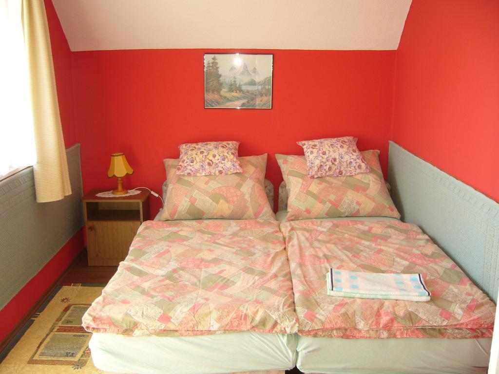 Orszag Apartmanhaz 佐洛卡罗斯 外观 照片