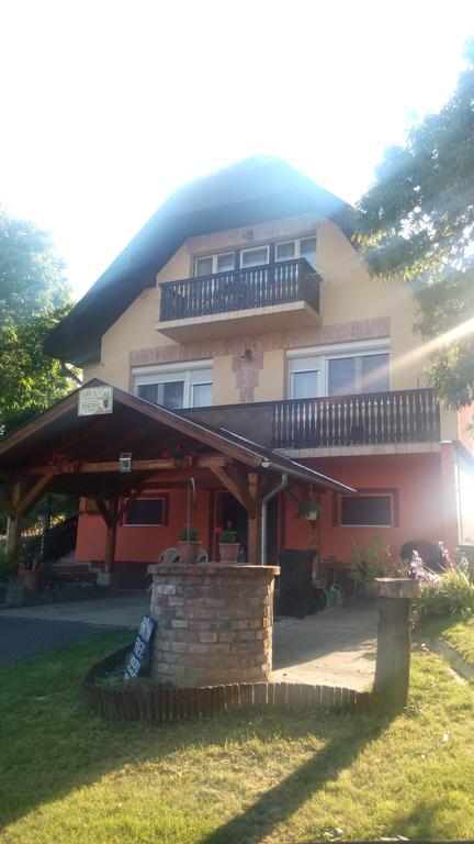 Orszag Apartmanhaz 佐洛卡罗斯 外观 照片